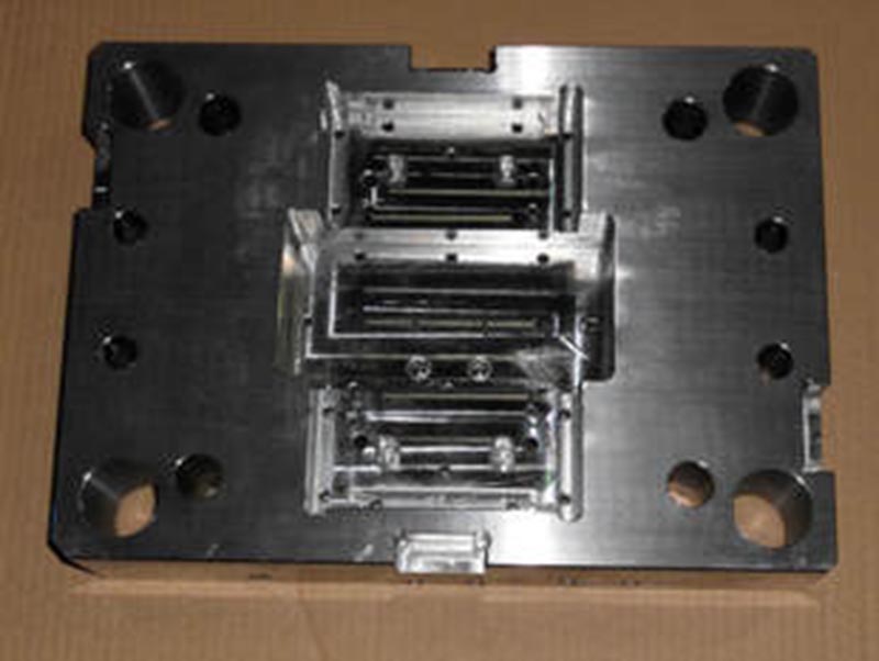 牡丹江精密塑料模-06